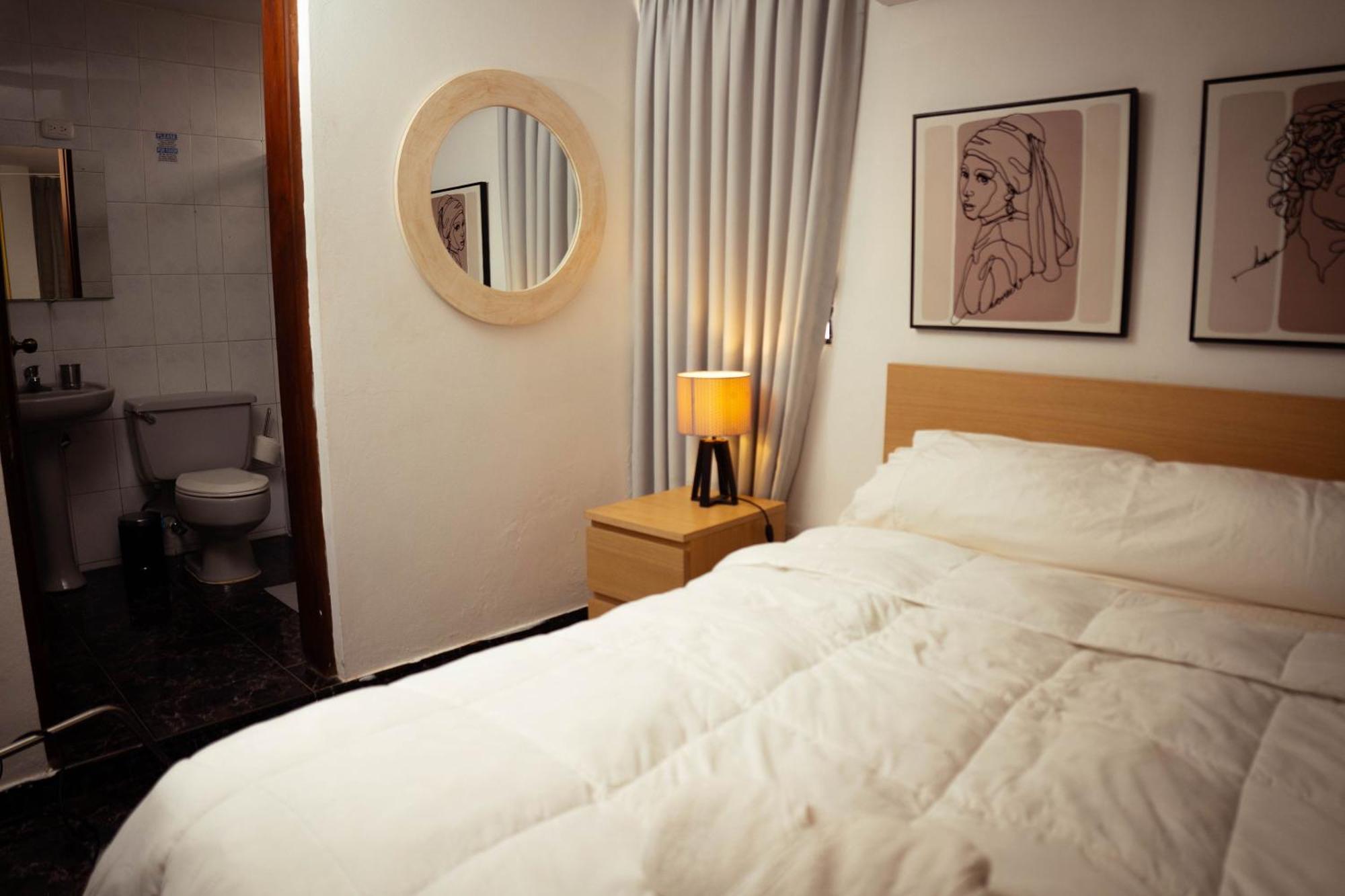 H1 & H2 - Breakfast & Service - Airport Close Apartamento
