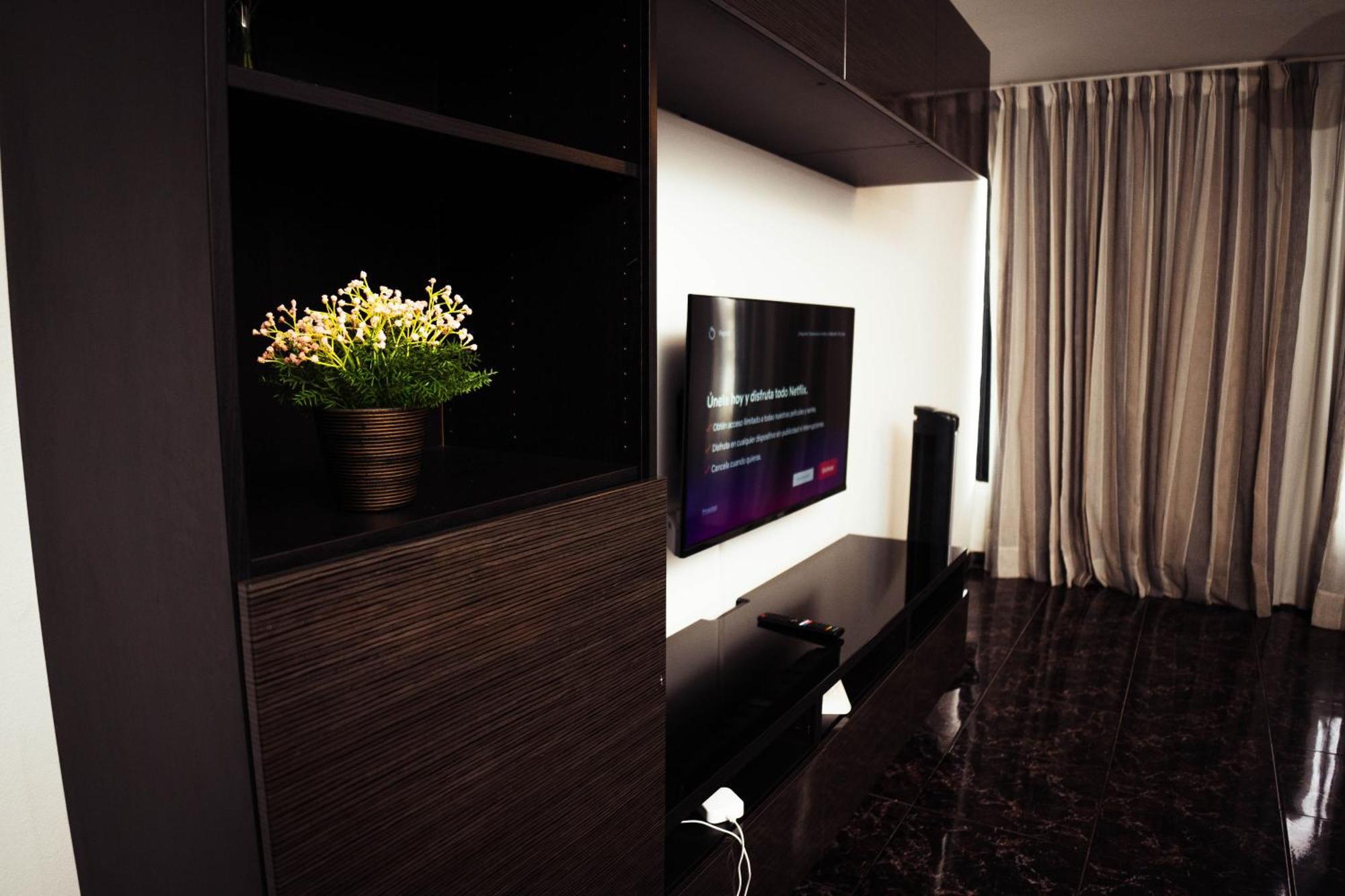 H1 & H2 - Breakfast & Service - Airport Close Apartamento *