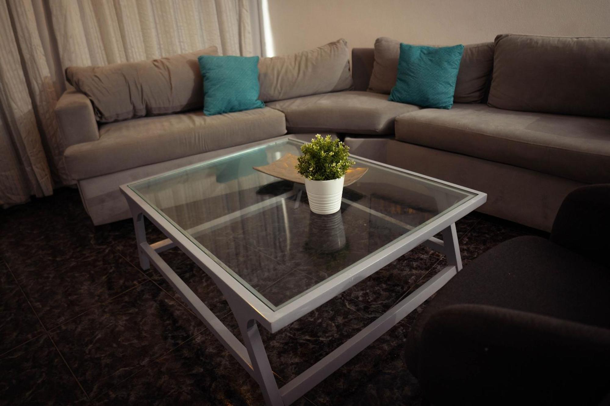 Apartamento H1 & H2 - Breakfast & Service - Airport Close