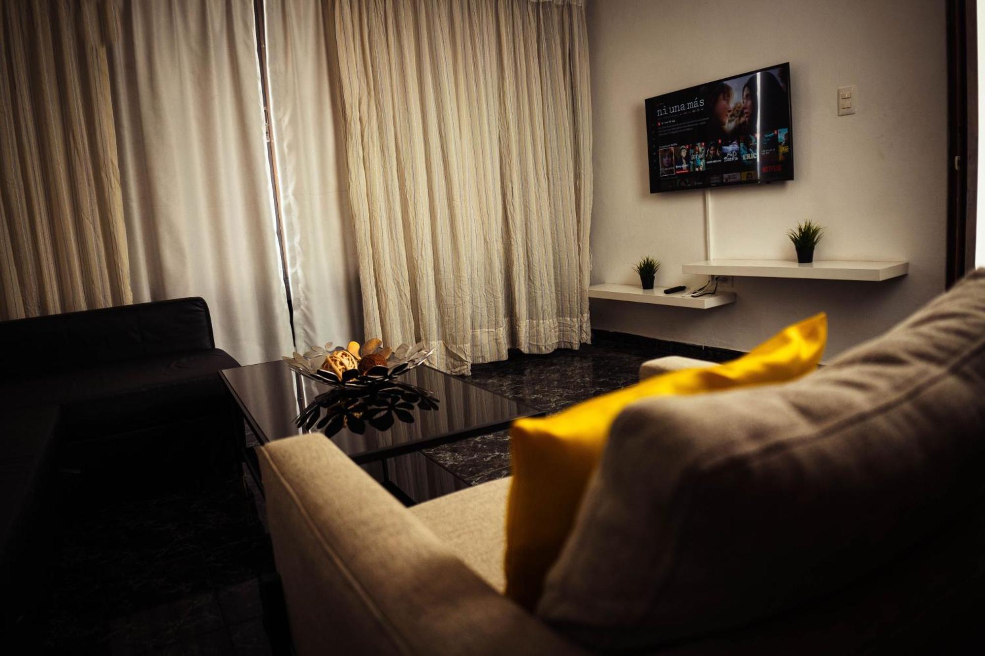 Apartamento H1 & H2 - Breakfast & Service - Airport Close *