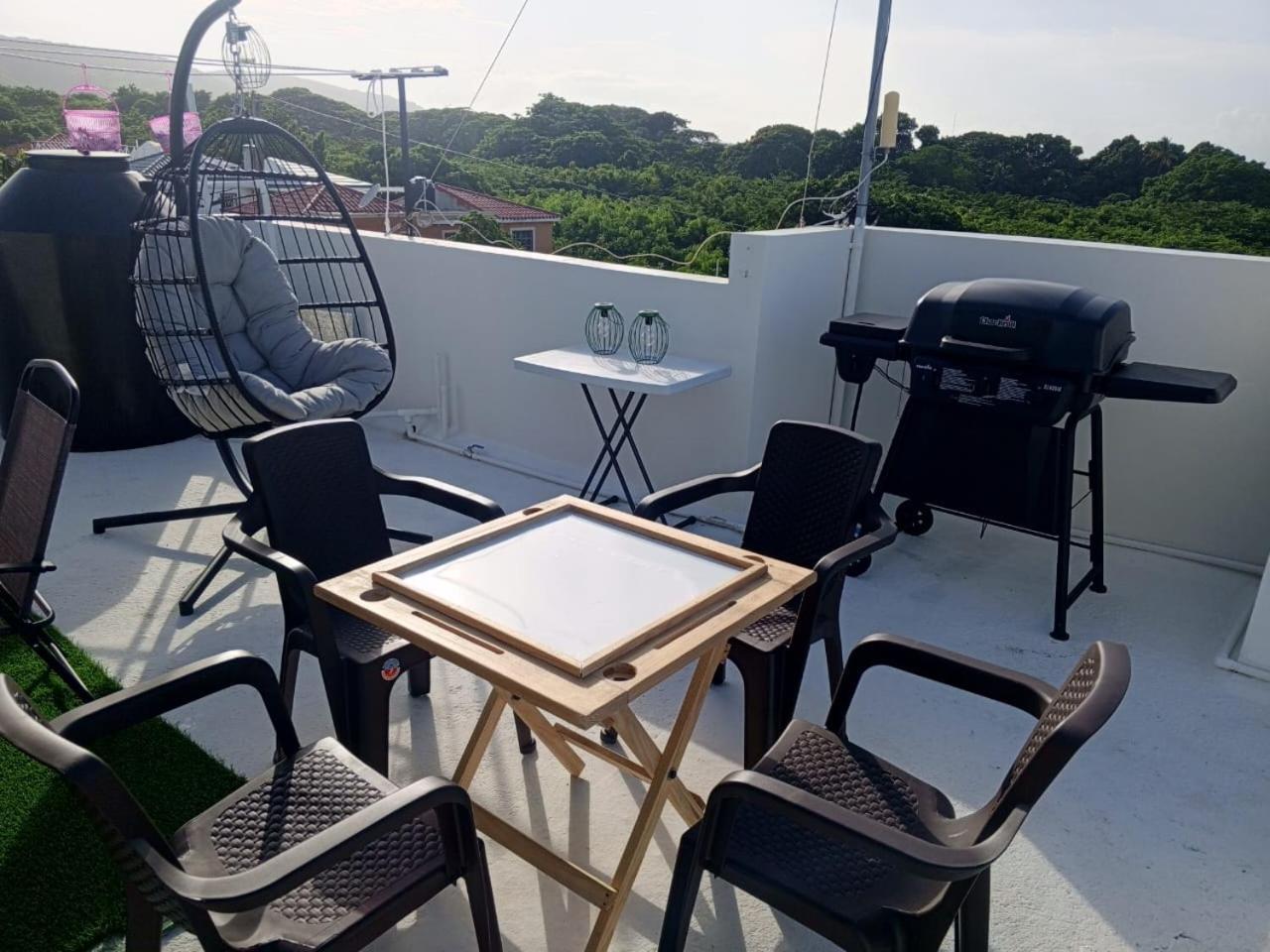 Apartment Casita Linda Larimar - 2Br Apartment With Rooftop, Bay Views, Fast Wifi, Near Beach In Barahona Barahona