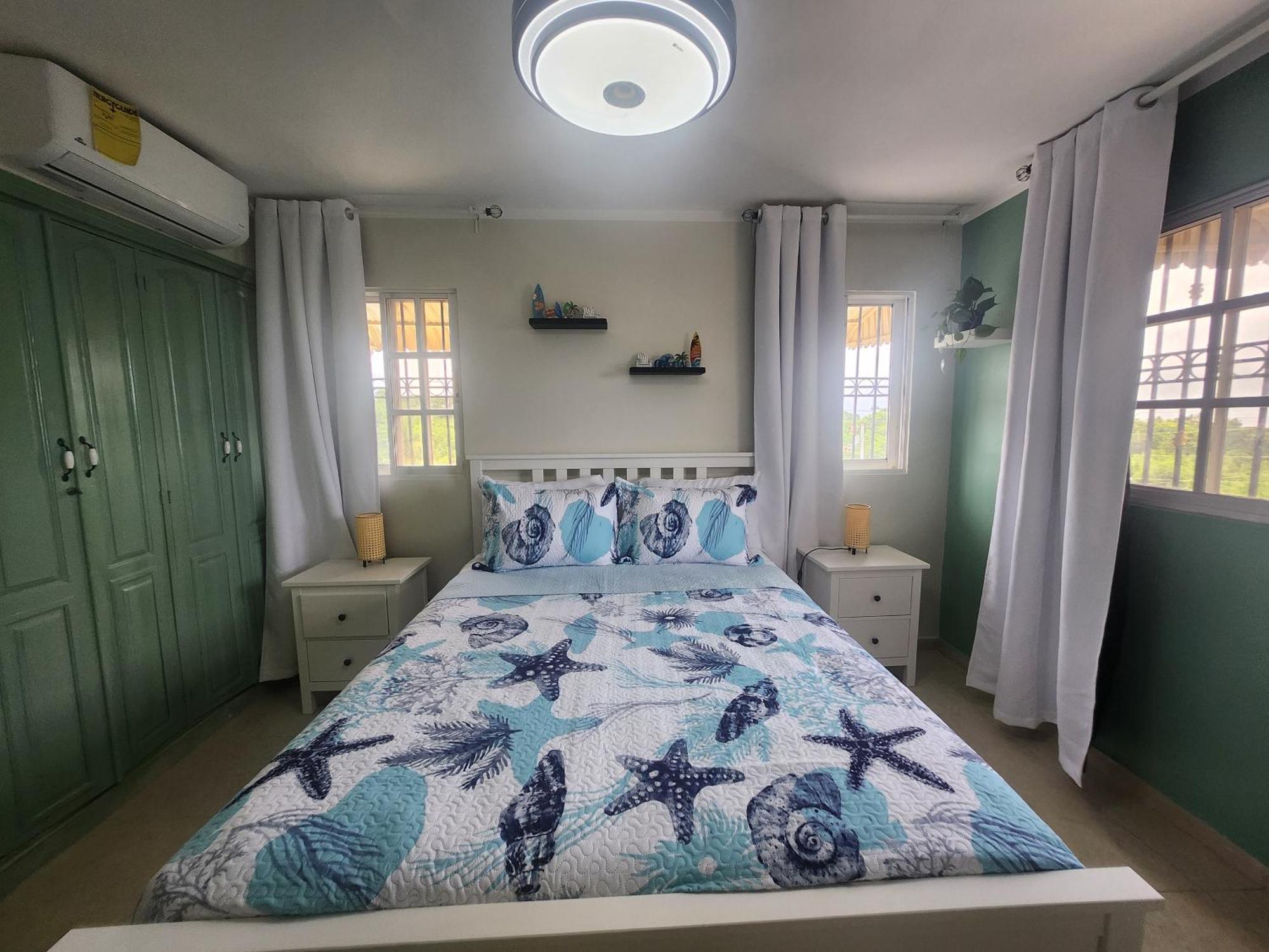 Apartment Casita Linda Larimar - 2Br Apartment With Rooftop, Bay Views, Fast Wifi, Near Beach In Barahona *