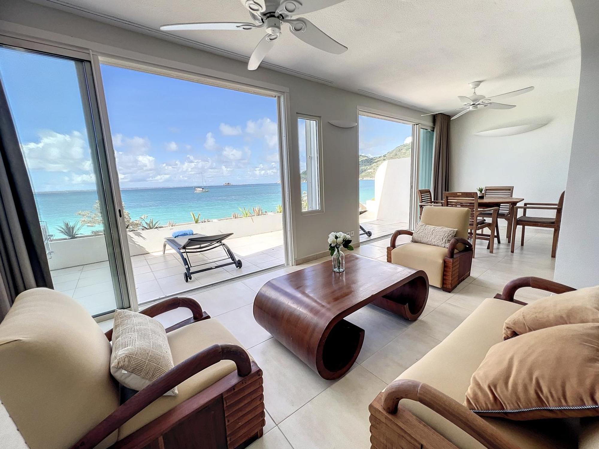 Paradis Caraibes 1, Feet In The Water In Holiday home *