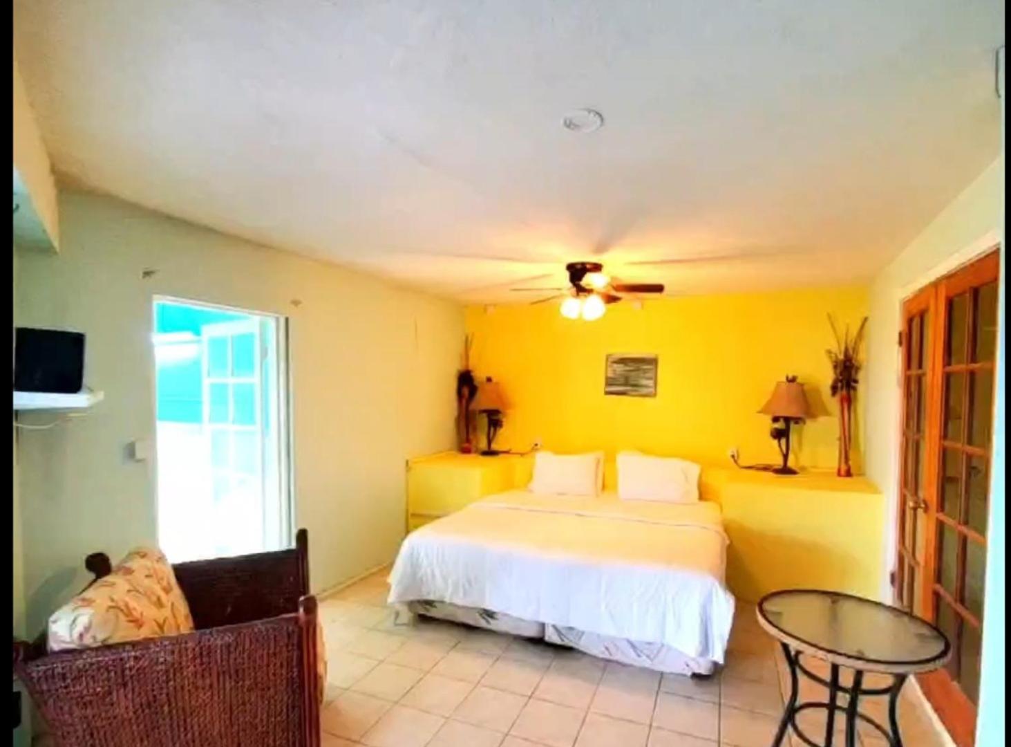 Beachfront Cozy * Gros Islet