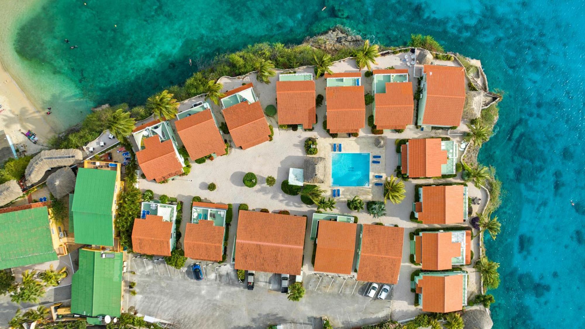 Resort Lagoon Ocean
