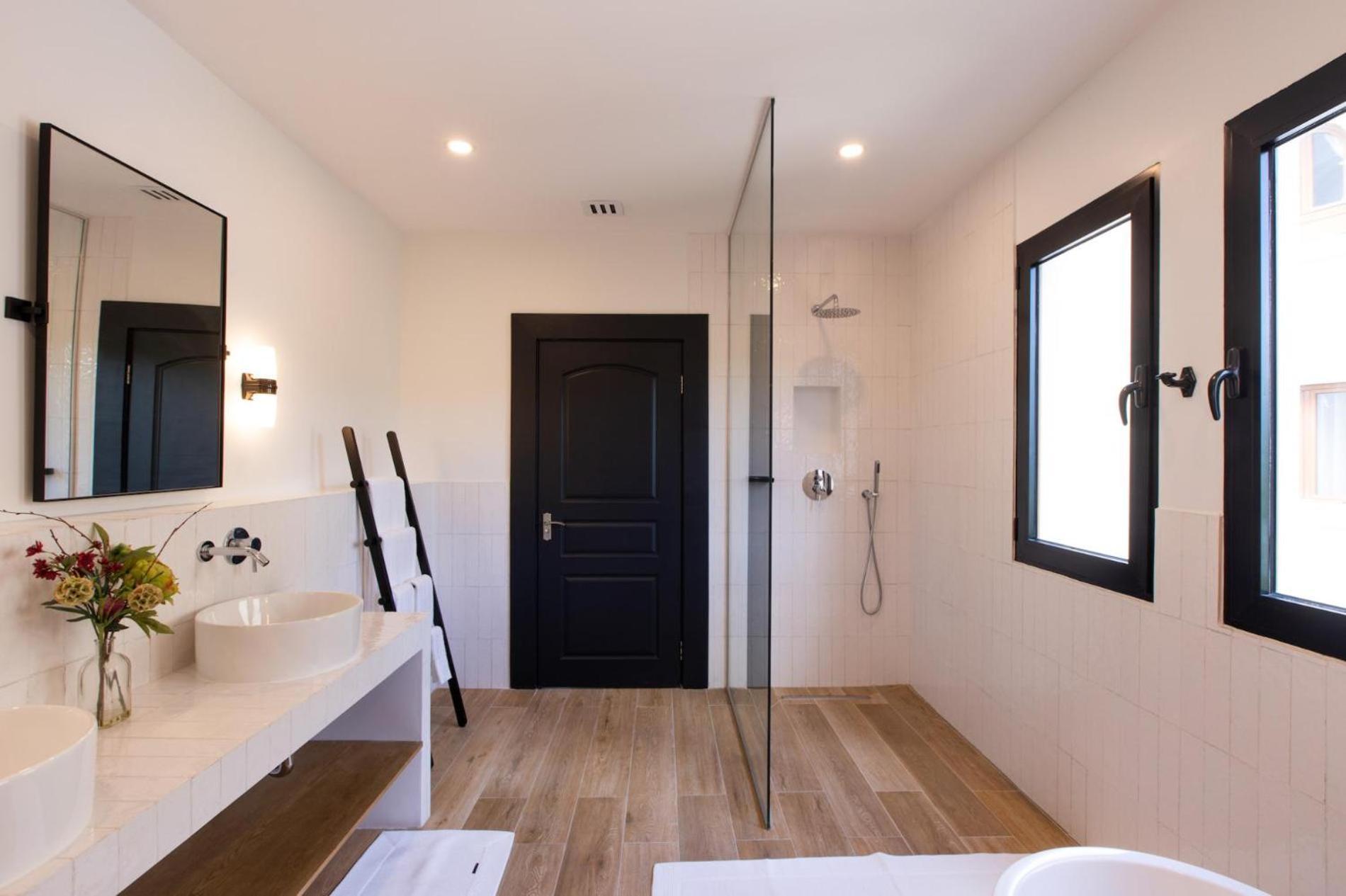 Designers Delight 3 Bedroom W Pool Gym Tennis Courts Apartment