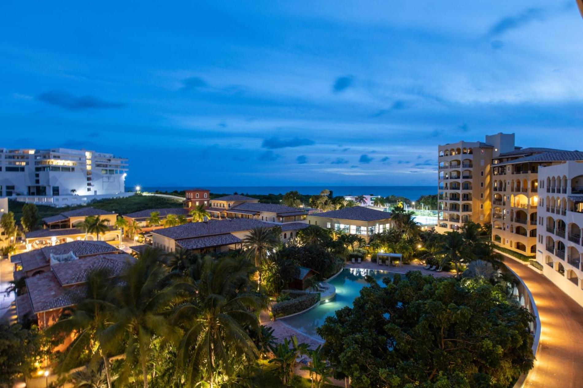 Designers Delight 3 Bedroom W Pool Gym Tennis Courts Apartment Cupecoy (Sint Maarten)