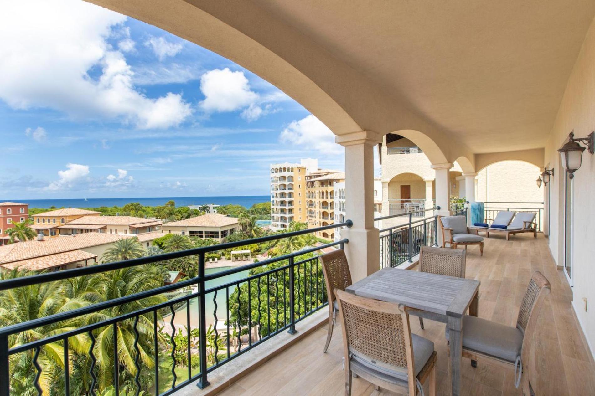 Designers Delight 3 Bedroom W Pool Gym Tennis Courts *