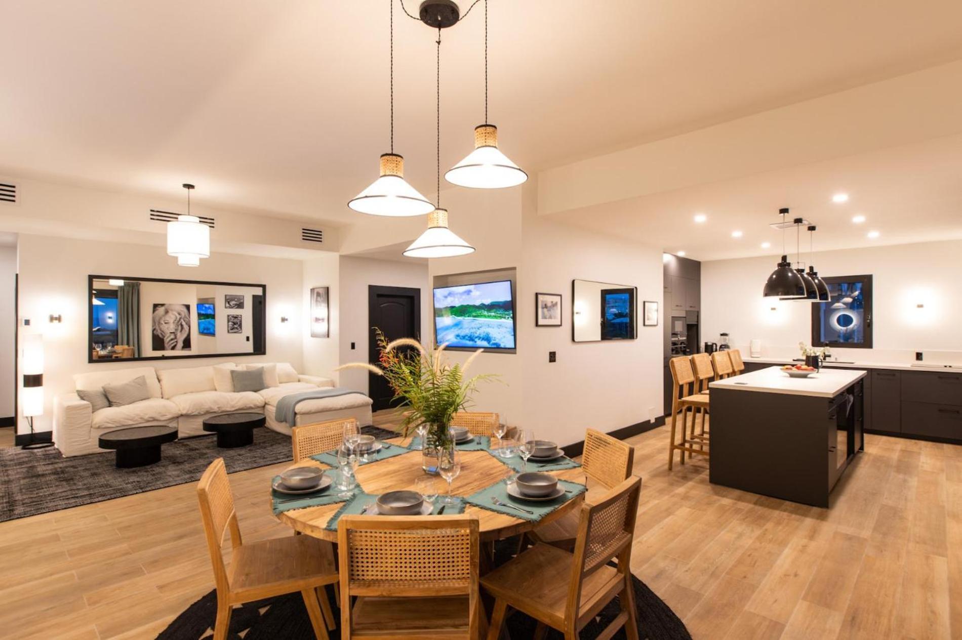 Designers Delight 3 Bedroom W Pool Gym Tennis Courts Apartment