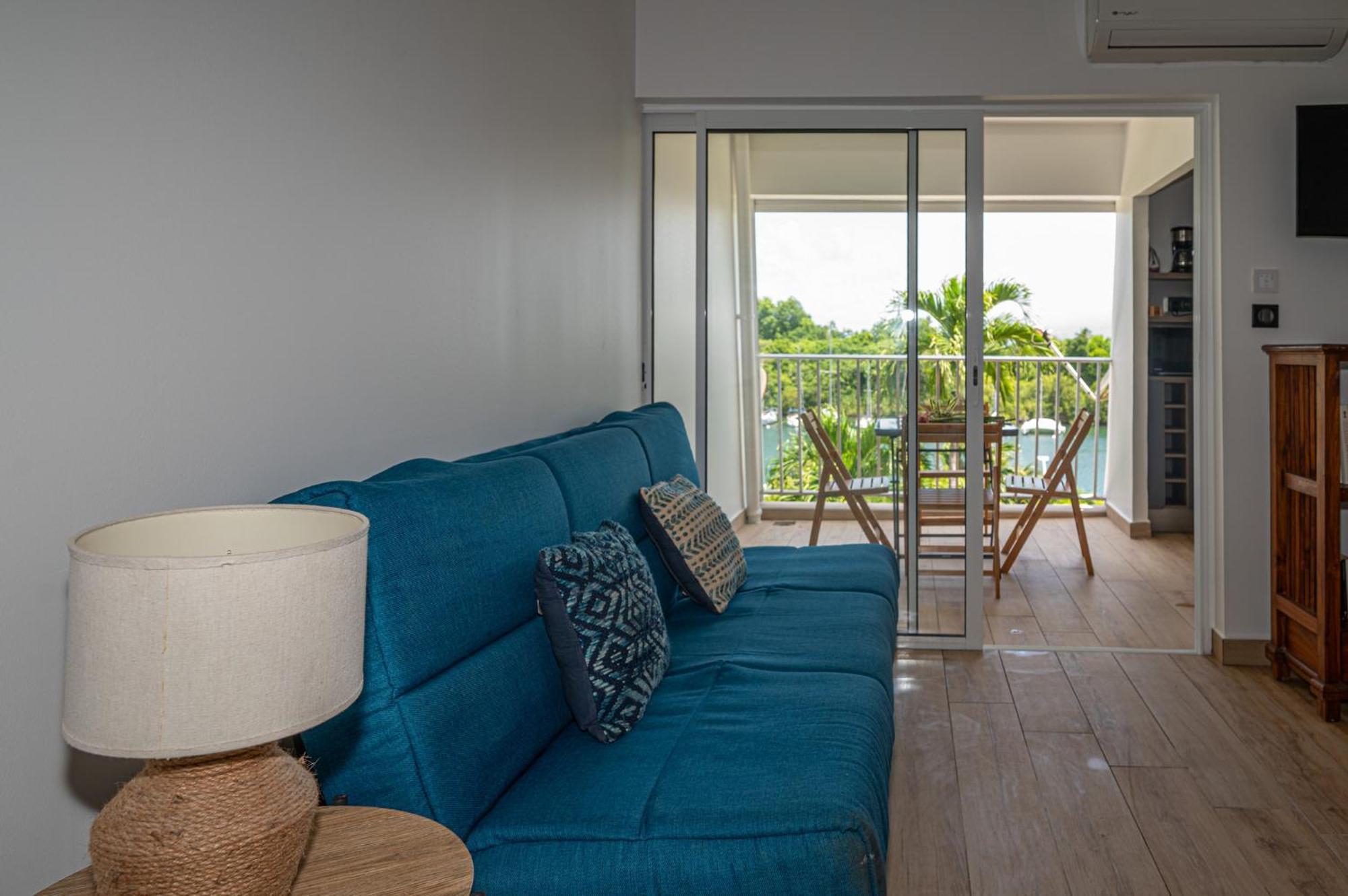 Studio, Piscine Et Vue A La Marina *