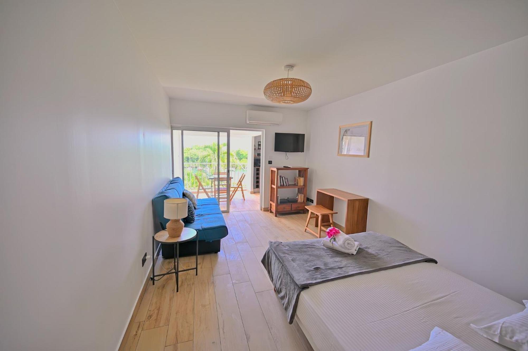 Studio, Piscine Et Vue A La Marina *