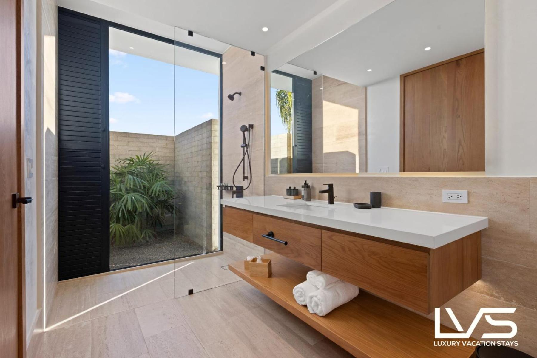 Zen Oasis At Holiday home