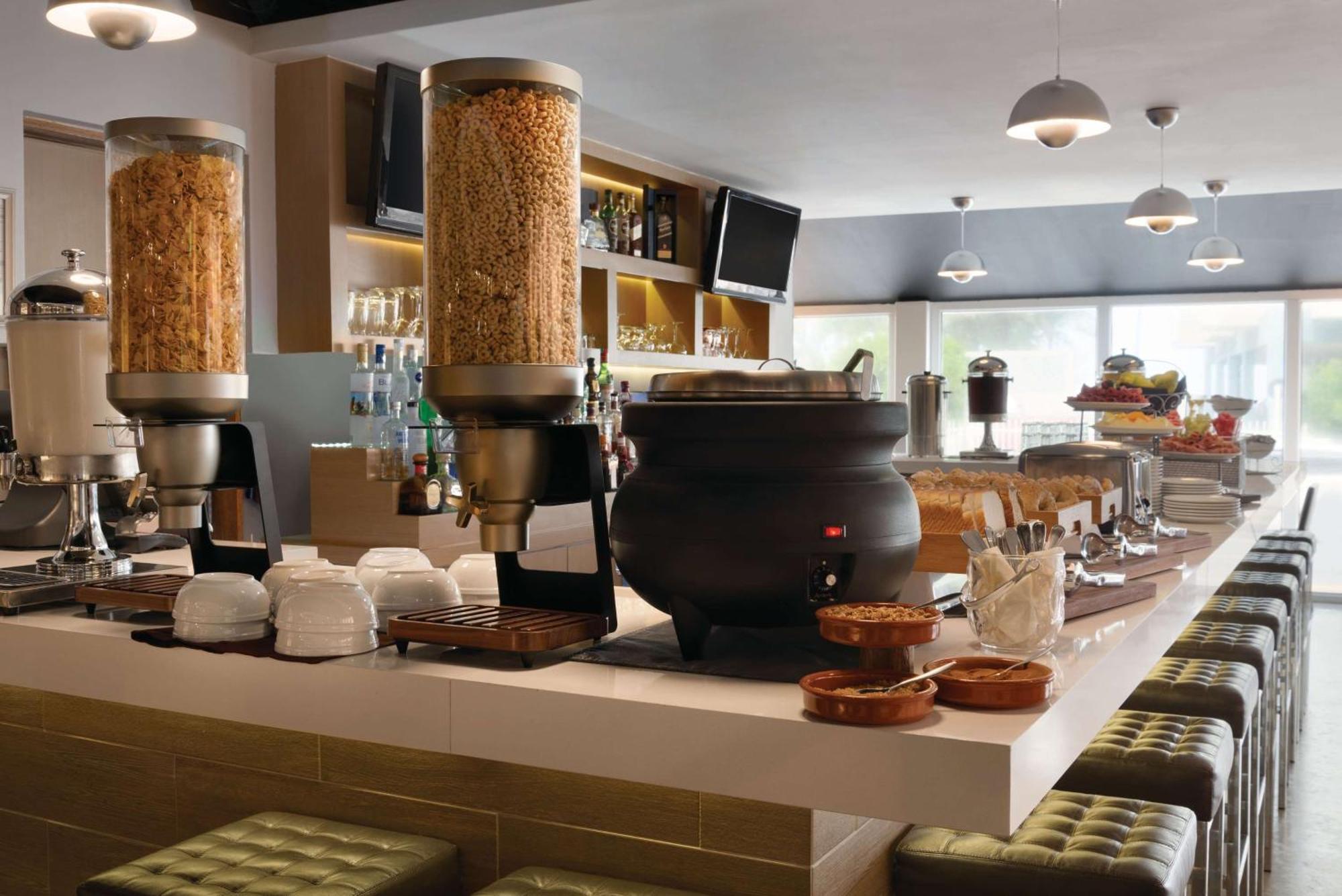 Hotel Tryp By Wyndham Isla Verde 3*
