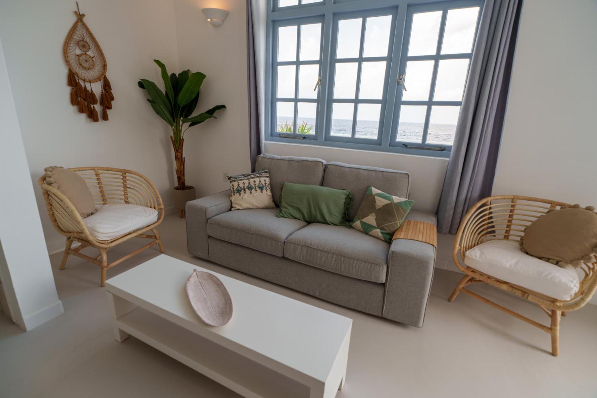 Waterside Apartment *