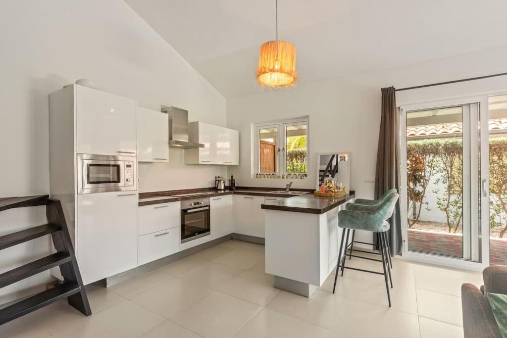 Apartamento Vakantiewoning - Zwembad - Nabij Mambo Beach