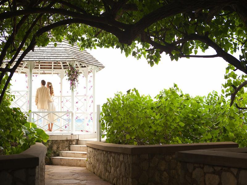 Couples Sans Souci (adults Only)