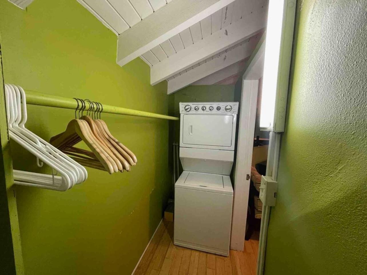 Harbor View 2bed 1bath Loft In Downtown Red Hook! Holiday home East End (Saint Thomas)