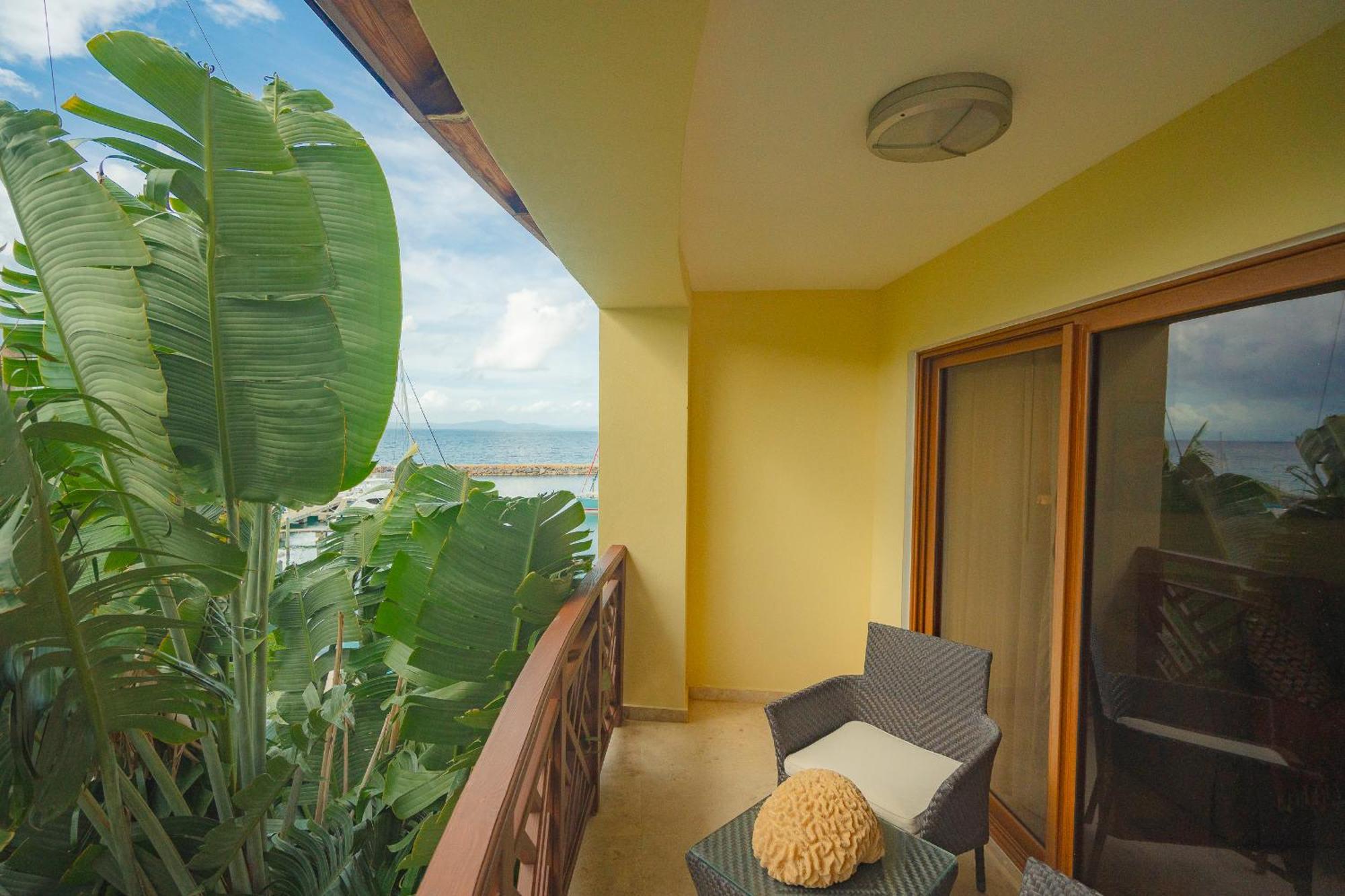 The Bannister & Yacht Club By Mint 5*