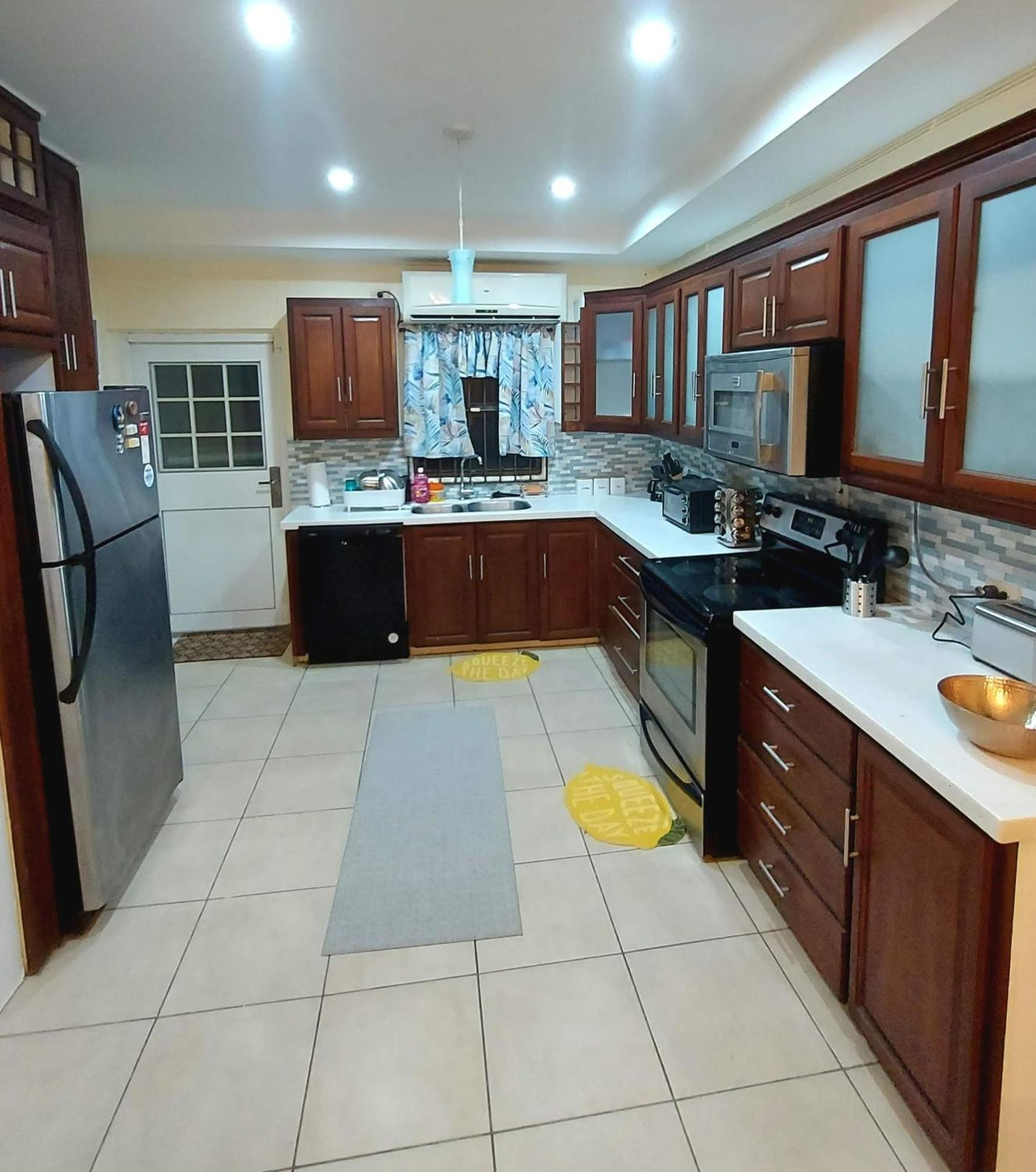 Live Like A Local In Chic Maraval Townhouse Holiday home *