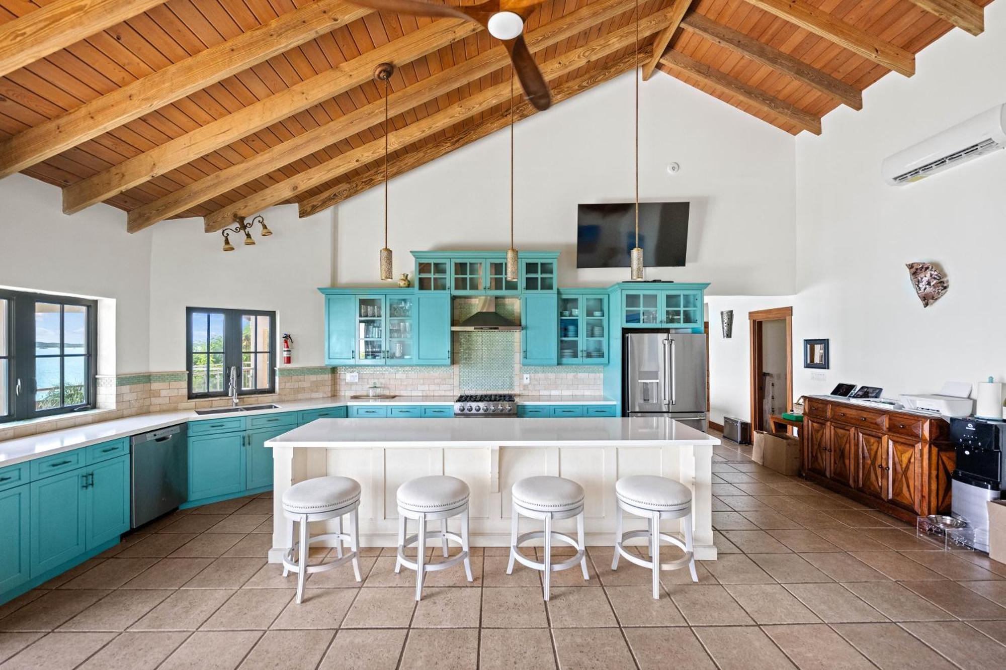 Villa Alta Bella And Taylor Bay Beach