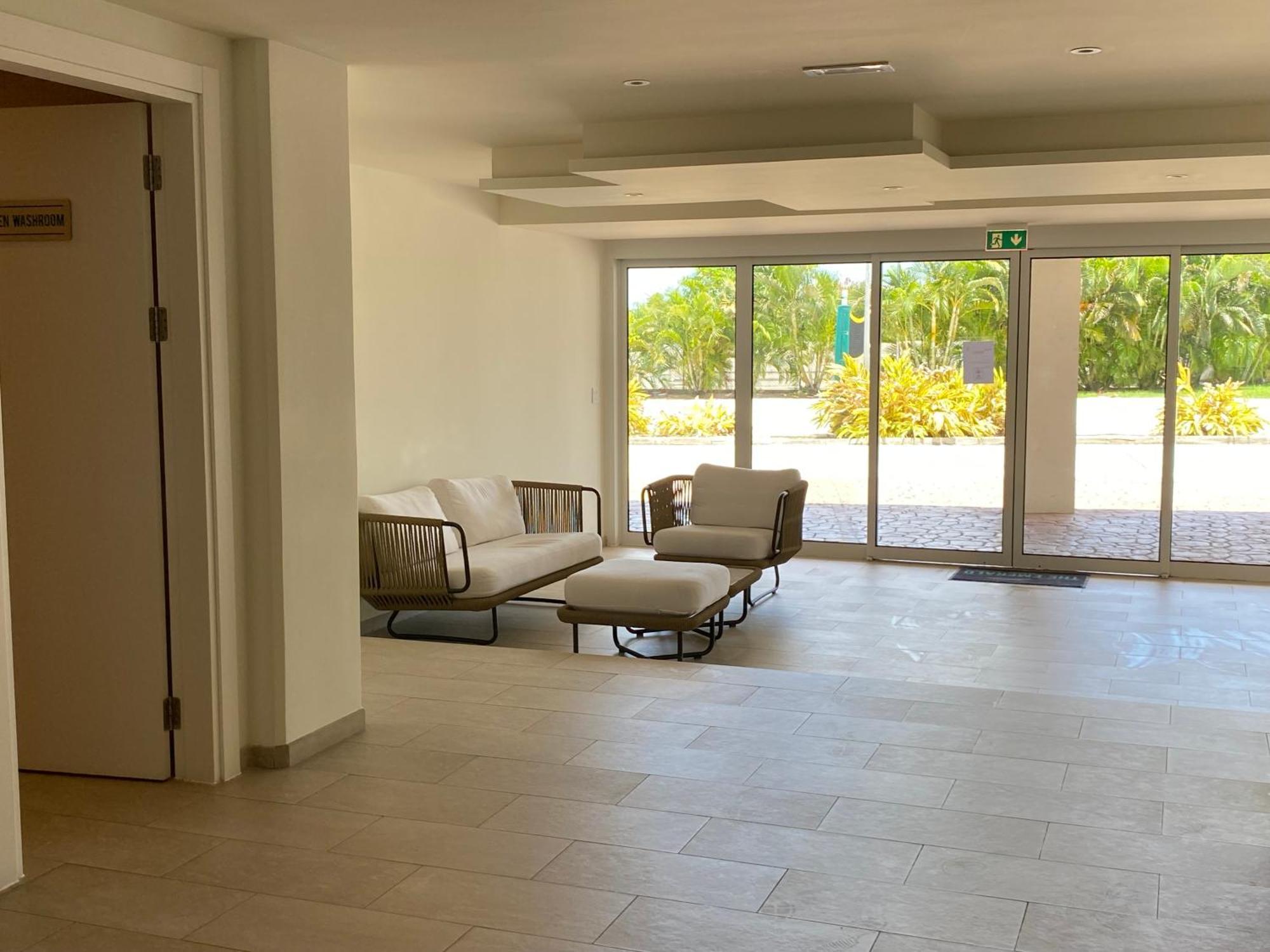 Ocean&airport View With Pool&gym In Maho, Walk To And Mullet Bay