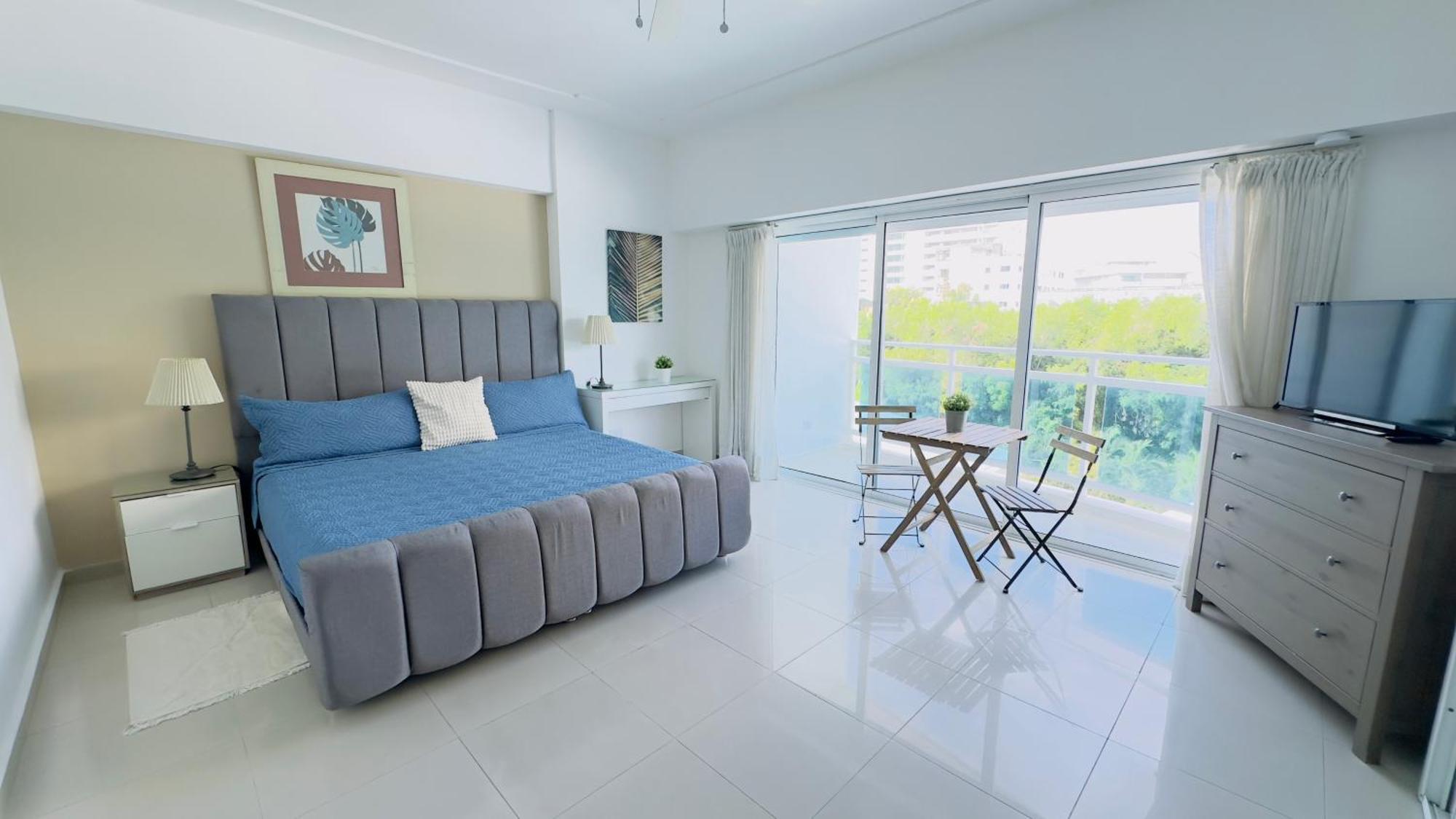 Elegante Aqua Marine