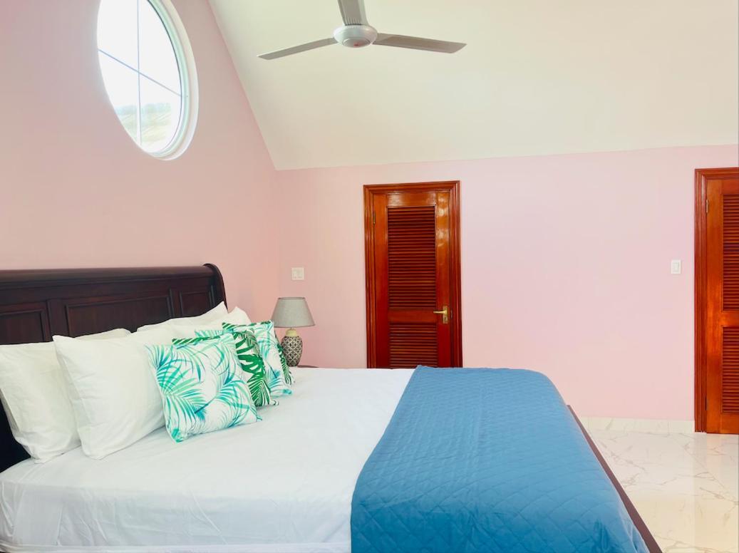 Luxury And Rooms,the Lagoons Montego Bay