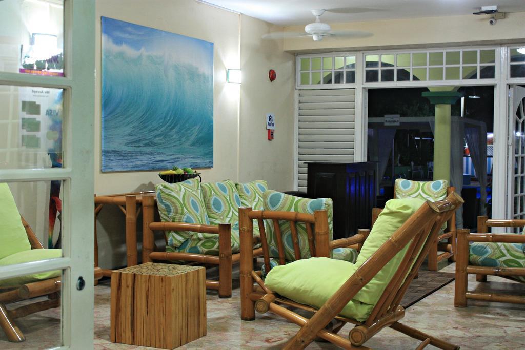 Private Two Bedroom A31 Sandcastle Apartment *