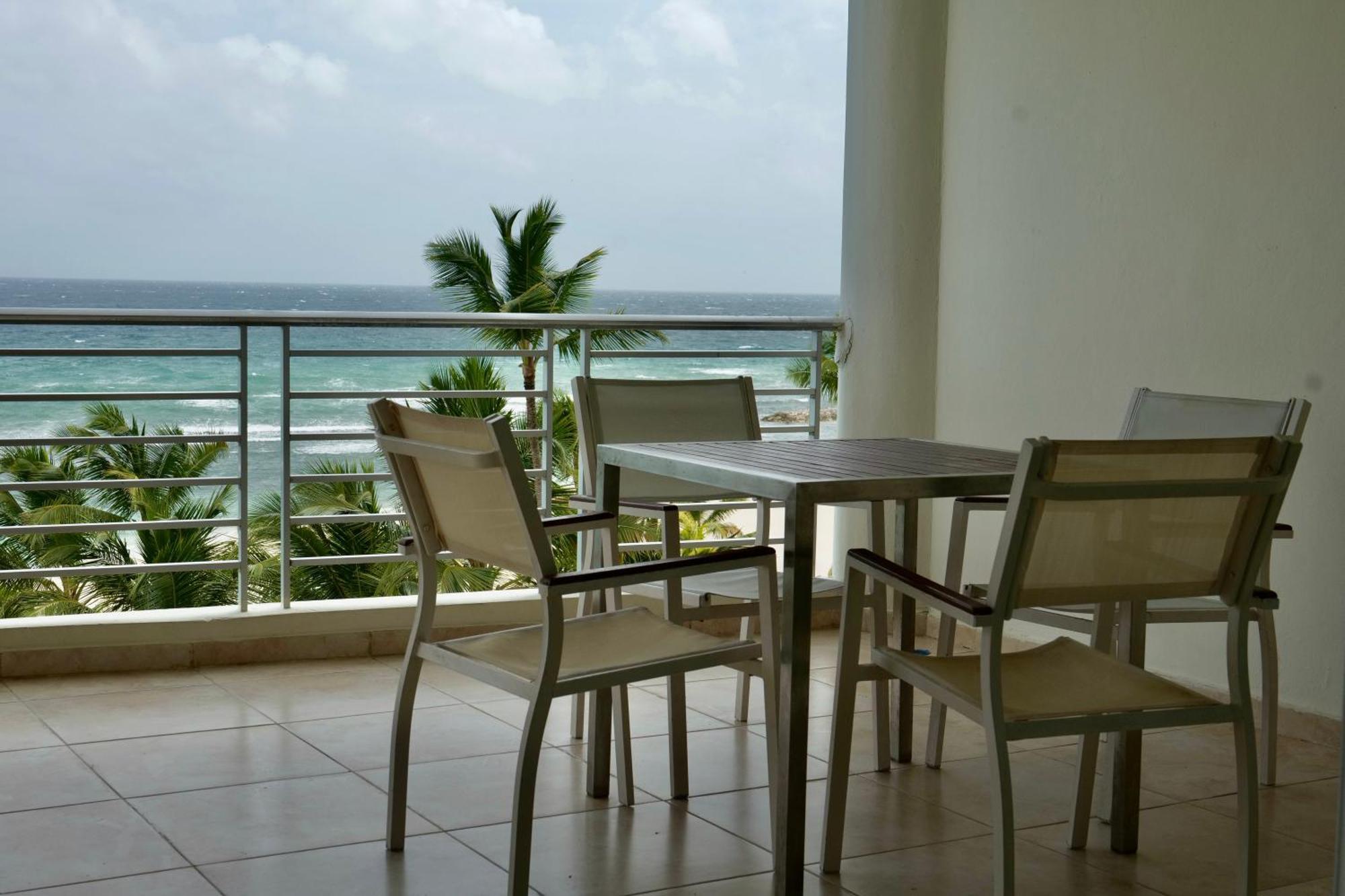 Costadelsol-juandolio-seaview-frontbeach-cozy-2br-3bds-6pax- *
