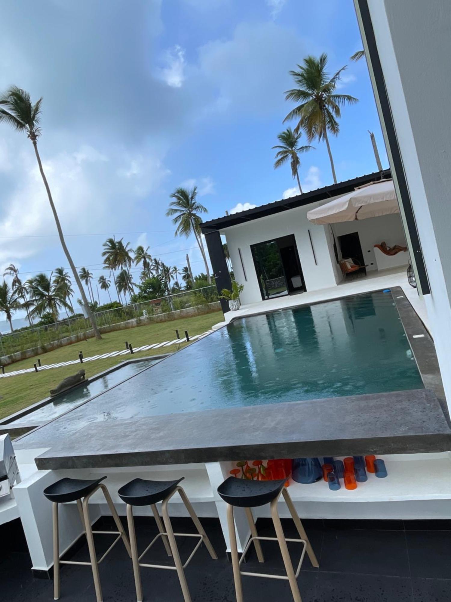 Casa Black And White Frente Al Mar *