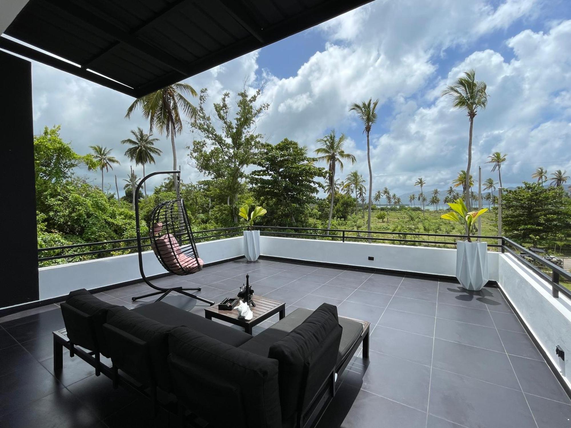 Villa Casa Black And White Frente Al Mar