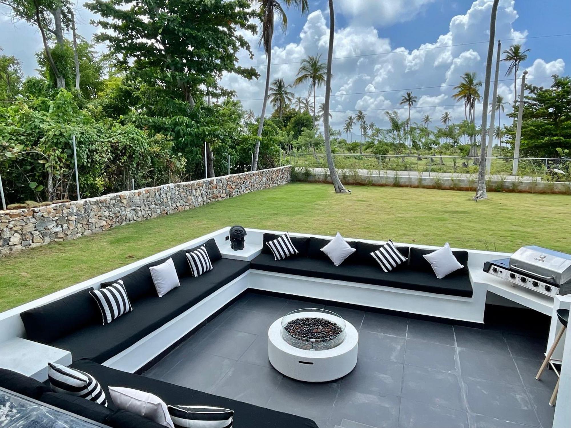 Casa Black And White Frente Al Mar Villa