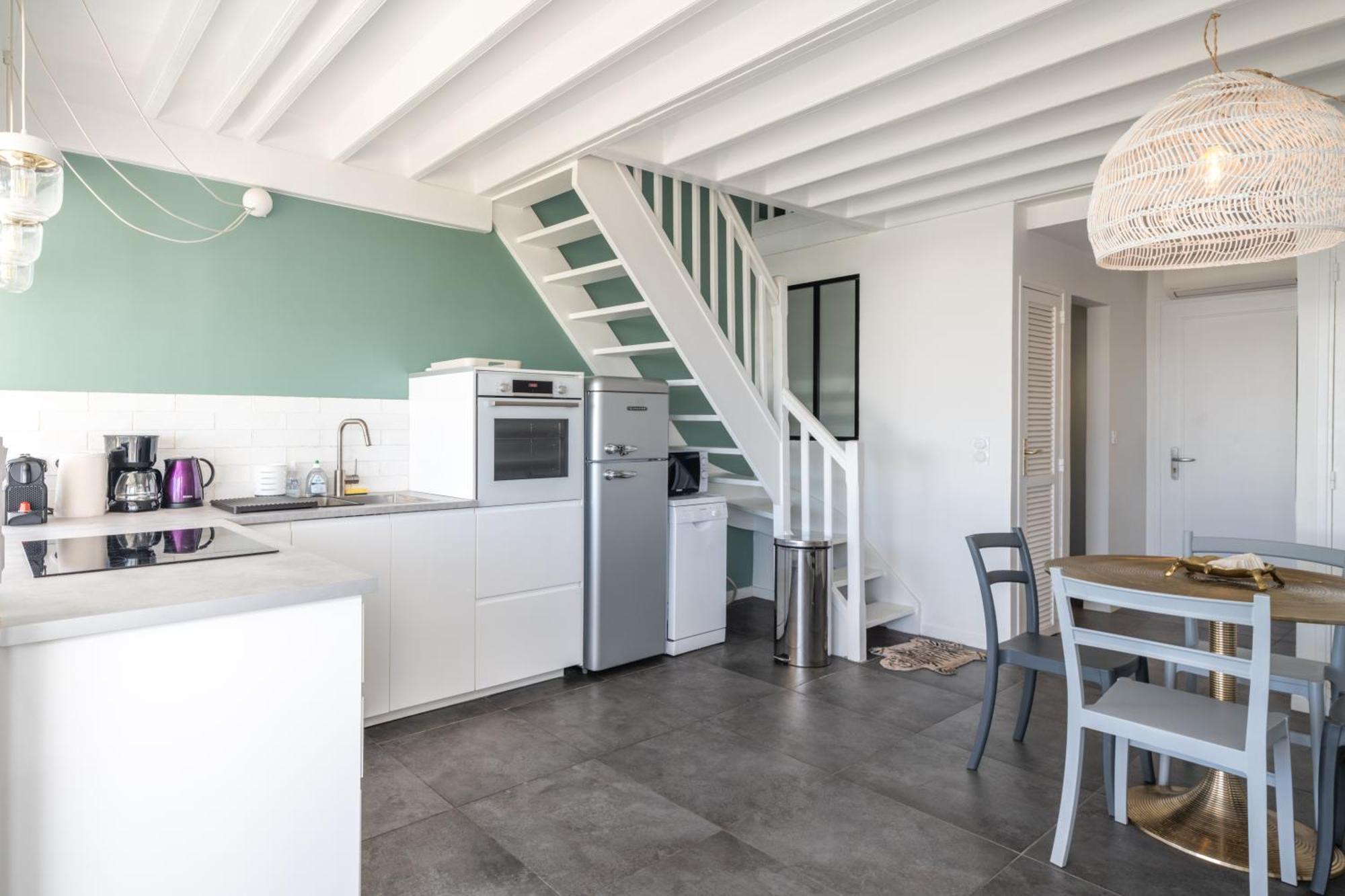 Lagoon Apartment