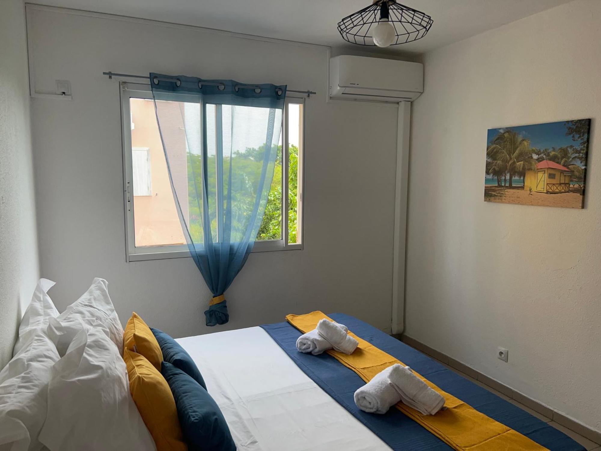 Apartment Anne , Spacieux Avec Balcon Bord De Sainte-Anne (Grande-Terre)