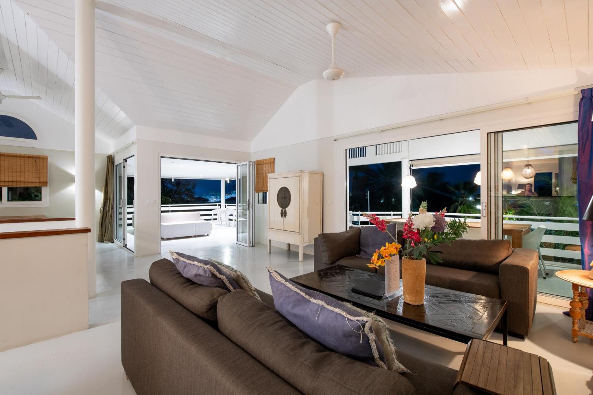 At Secured Gated Near Mambo Beach! Villa *