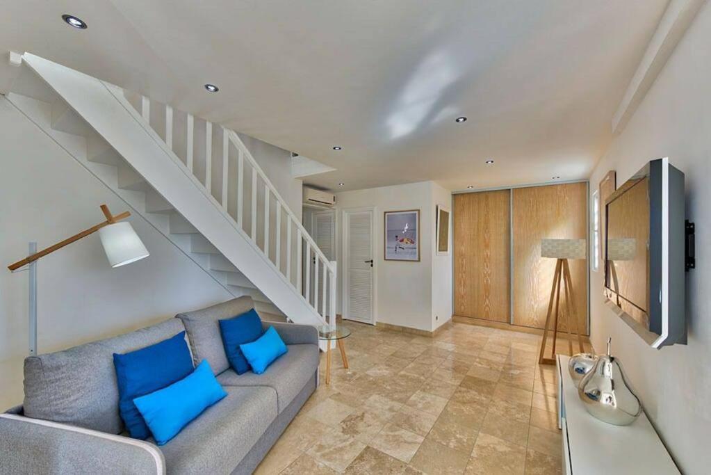 La Vida - Duplex On The Apartment