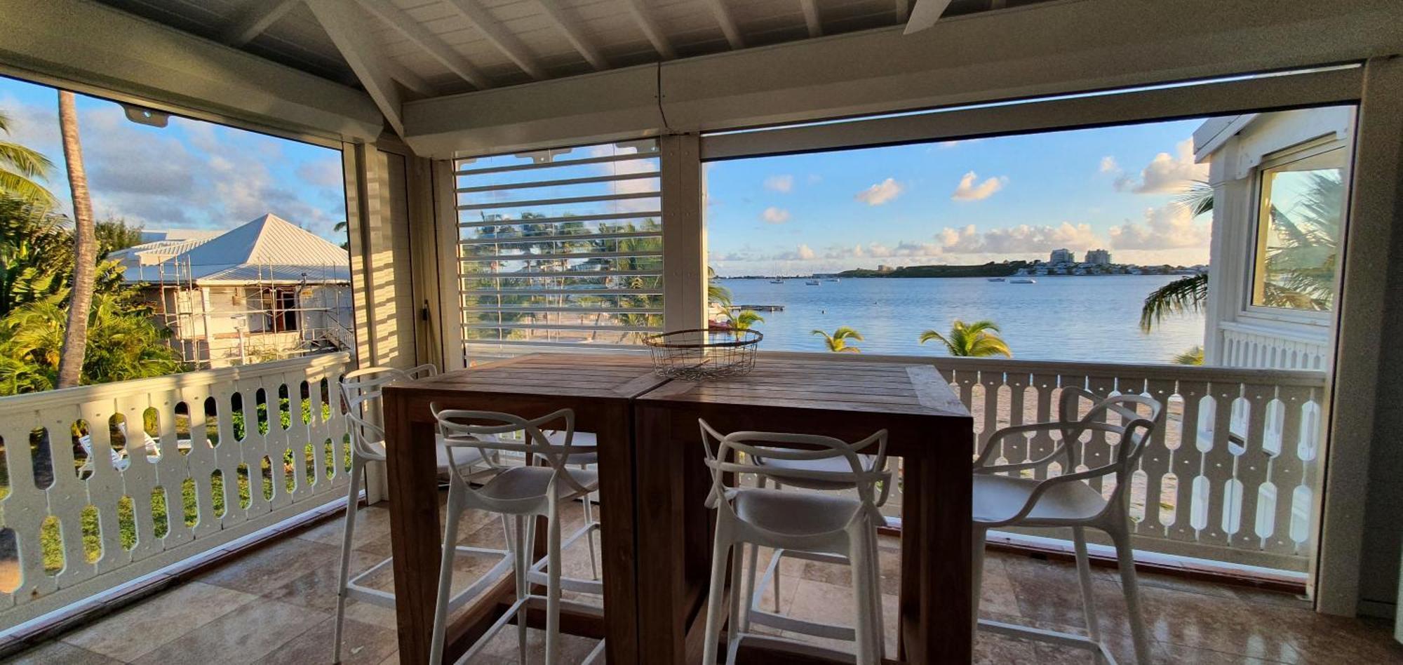 La Vida - Duplex On The Baie Nettle