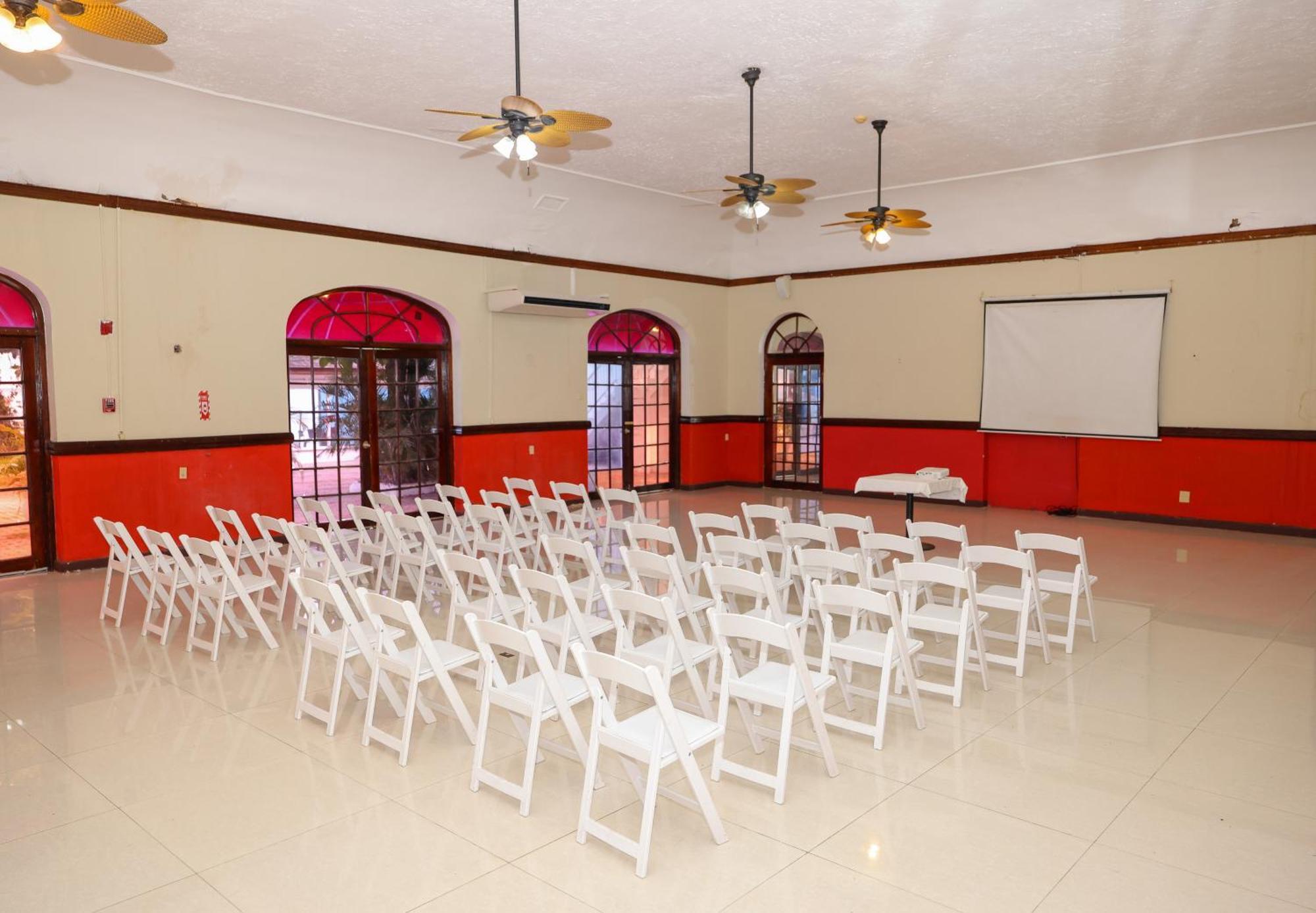 Grand Decameron Montego Beach, A Trademark All-inclusive 3*