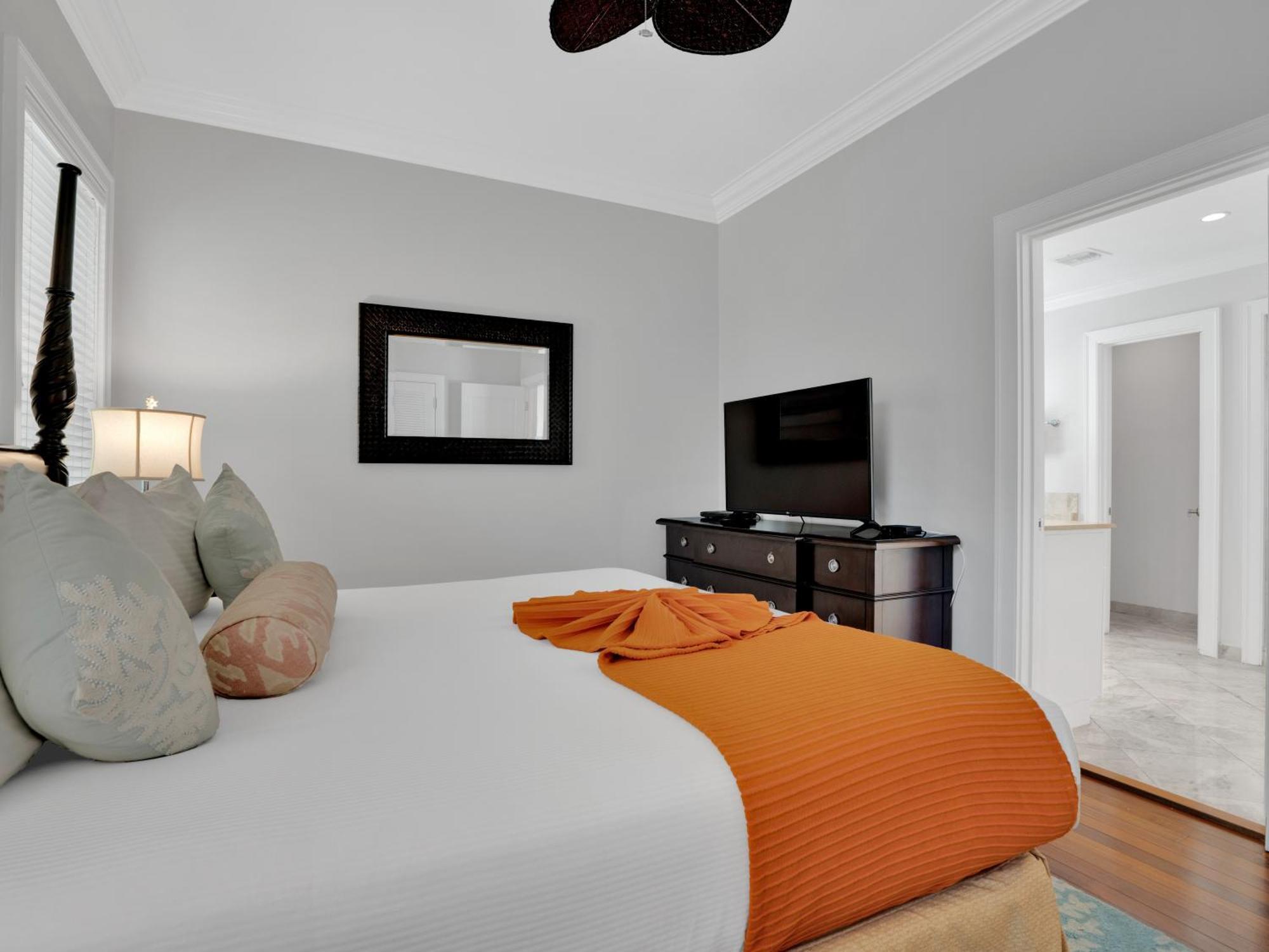 Valentines & Marina Resort Dunmore Town