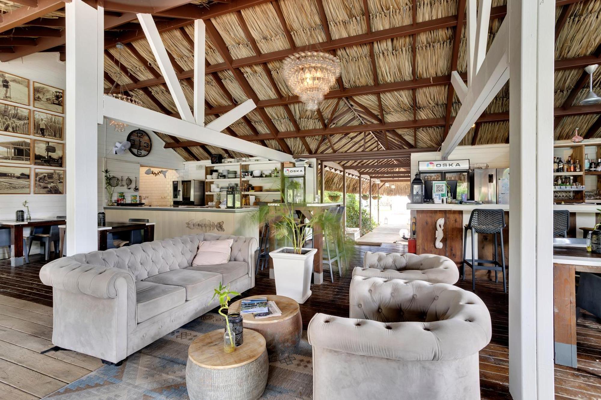 Red Palm Village 3*