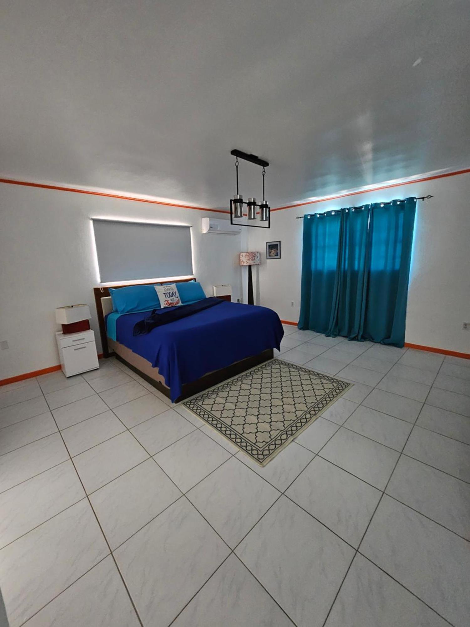 Raven's Paradise Apartment Willemstad