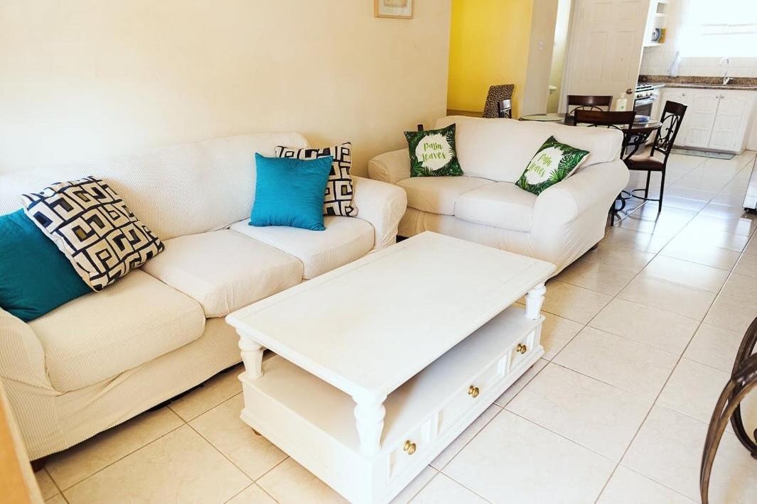 Seashades 2br 1 Full And 1 Half Bathrooms With Pool Close To Sleeps 4 Apartment *