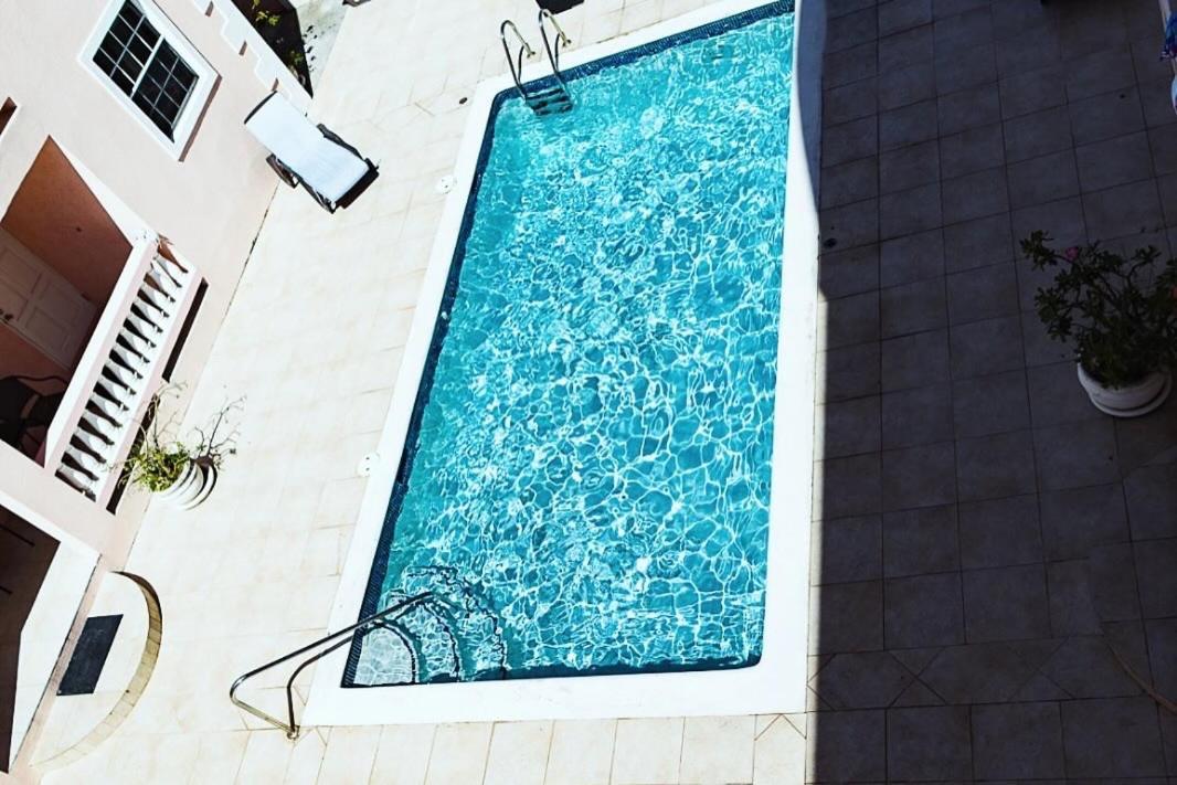 Apartment Seashades 2br 1 Full And 1 Half Bathrooms With Pool Close To Sleeps 4