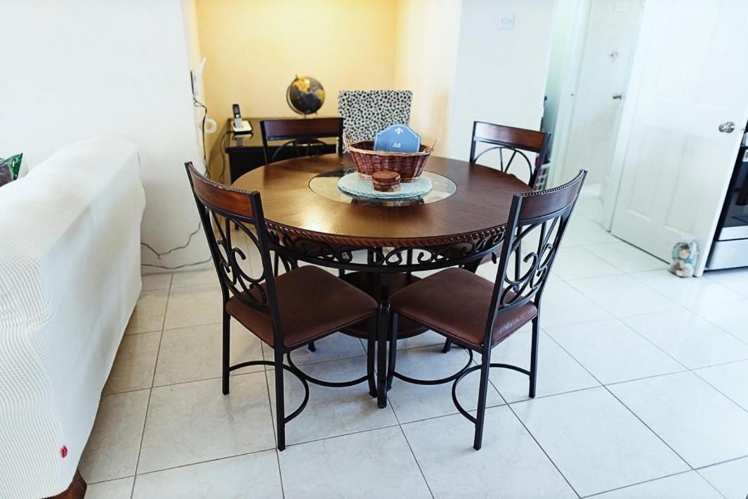 Seashades 2br 1 Full And 1 Half Bathrooms With Pool Close To Sleeps 4