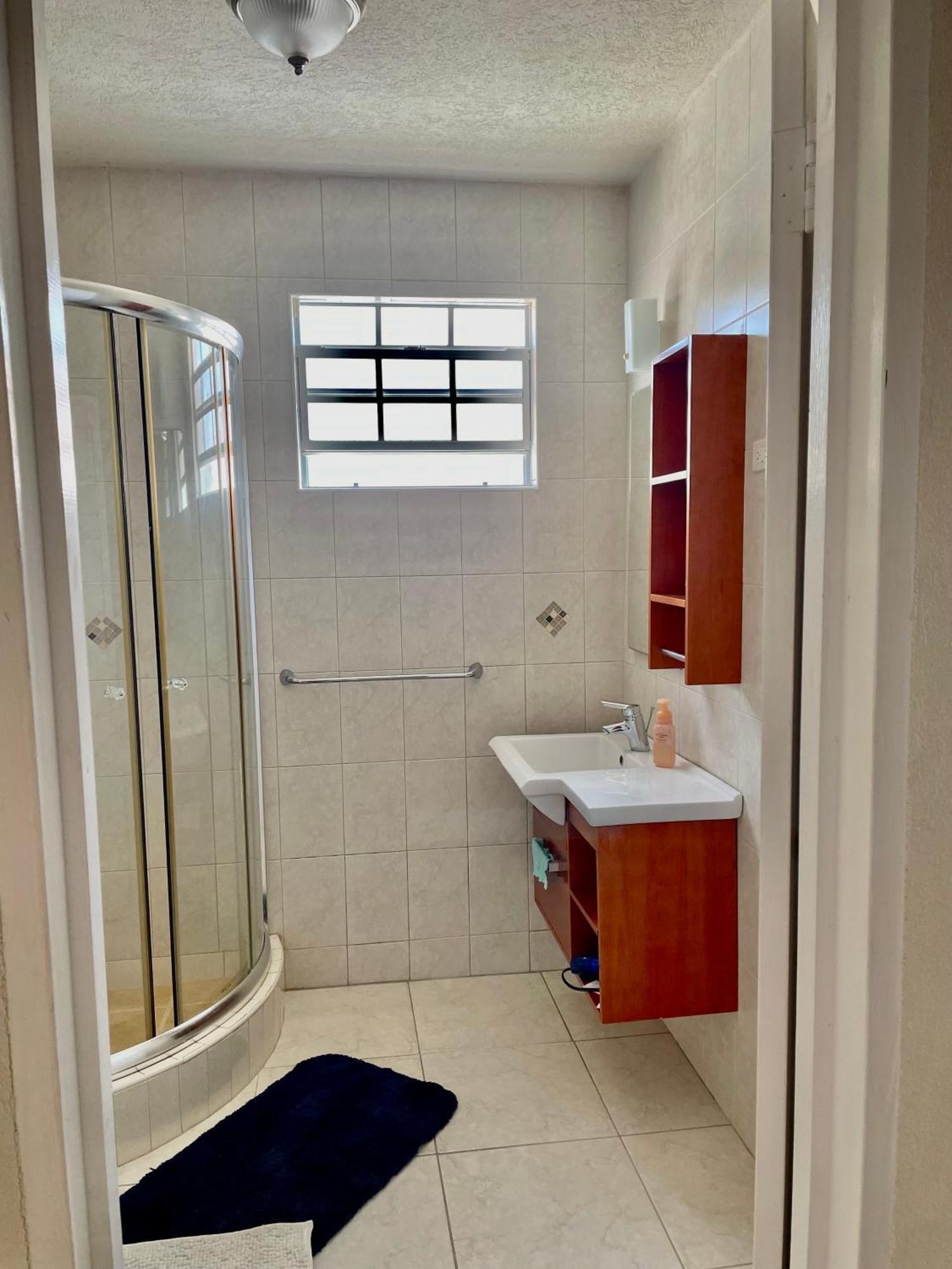Seashades 2br 1 Full And 1 Half Bathrooms With Pool Close To Sleeps 4