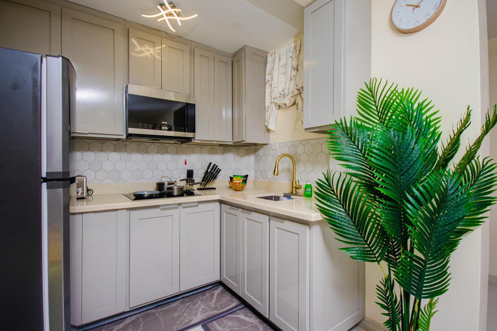 Heart Of Ocho Rios-free Acess-king Bed-pool-free Parking-gated Complex-free Wifi 100mbps *