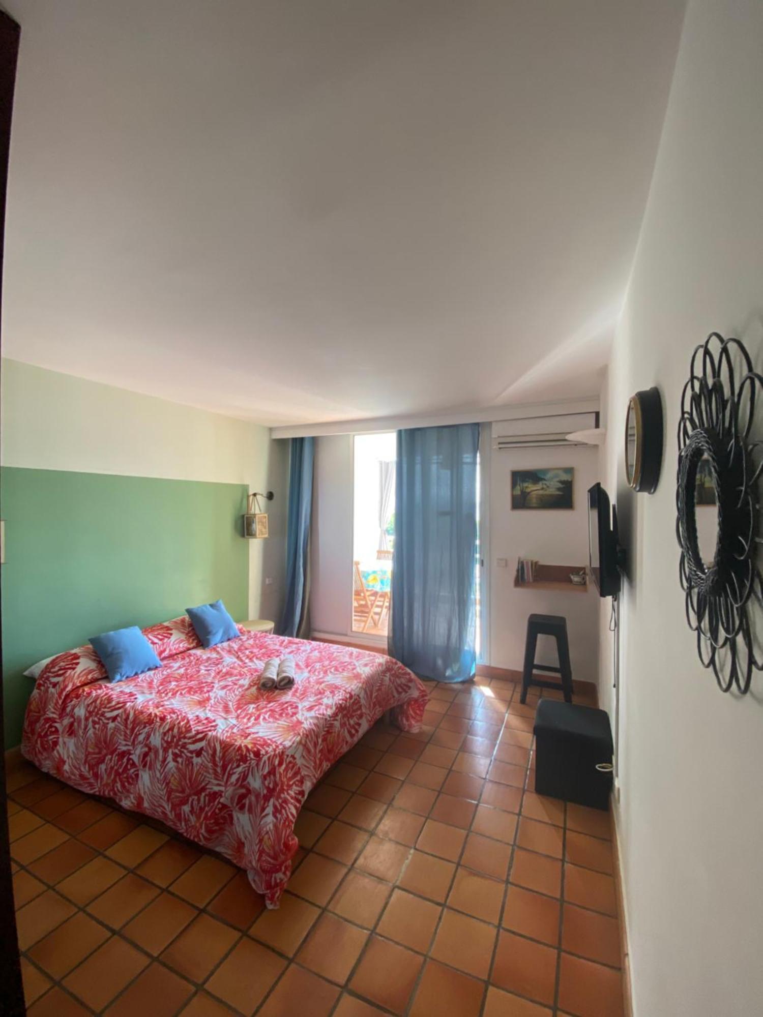 Apartment Paisible Avec Piscine, Pas Loin De La La Trinité