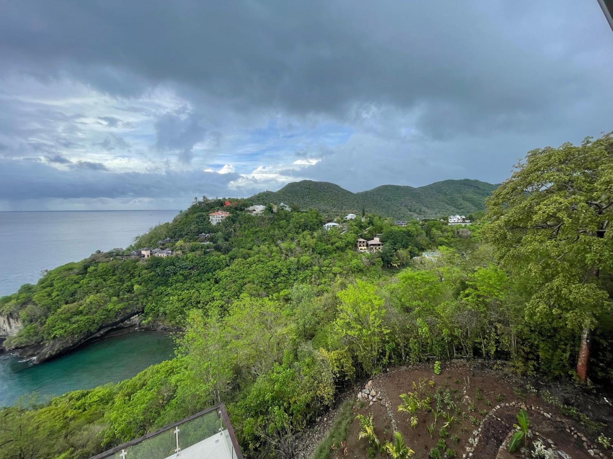 Vino Lucia Apartment Marigot Bay