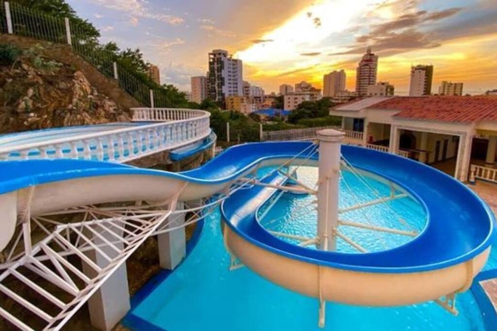 Casa Con Piscina Grupos Holiday home *