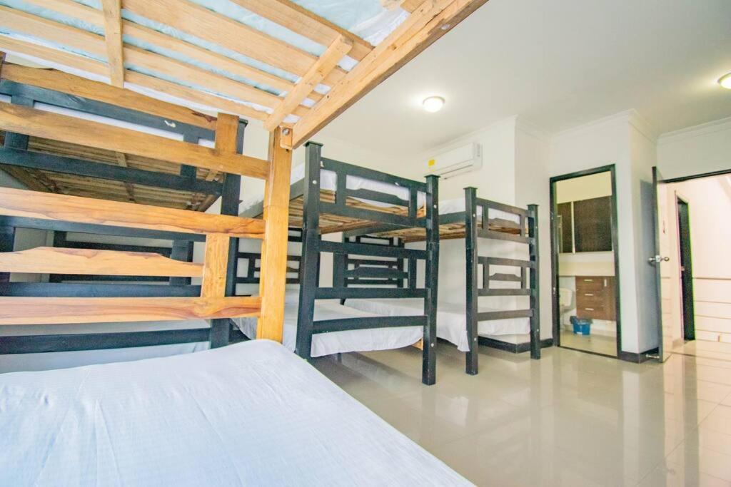 Casa Con Piscina Grupos Gaira